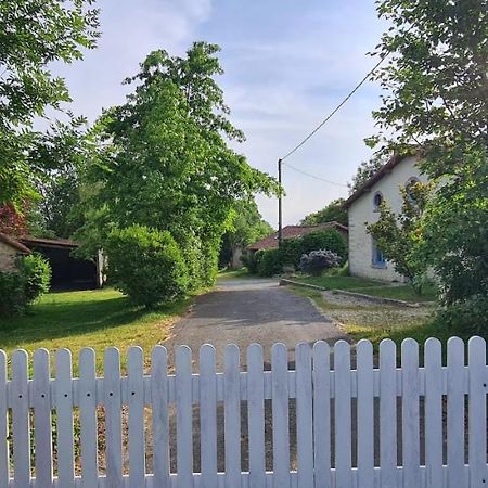 Saint-Pierre-du-CheminLe Terrier Maison De Campagne 250 M2 Grande Capacite 20 Couchages, 4500M2 De Terrain别墅 外观 照片