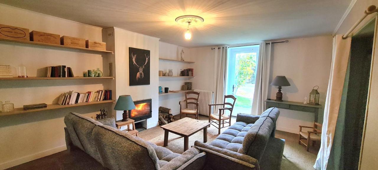 Saint-Pierre-du-CheminLe Terrier Maison De Campagne 250 M2 Grande Capacite 20 Couchages, 4500M2 De Terrain别墅 外观 照片