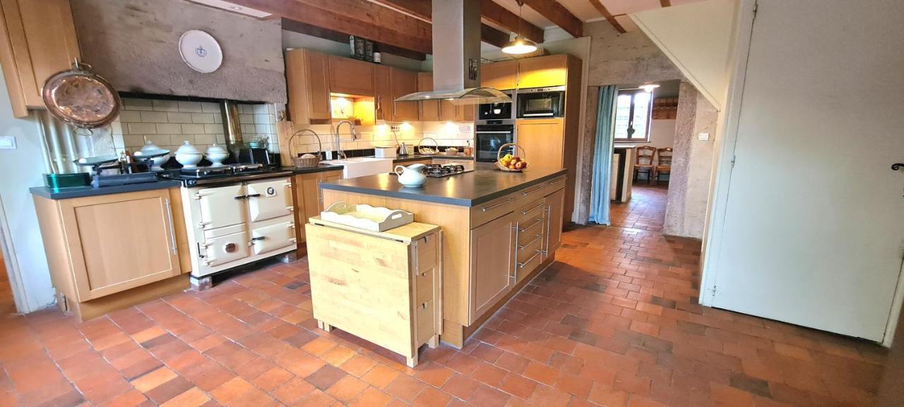 Saint-Pierre-du-CheminLe Terrier Maison De Campagne 250 M2 Grande Capacite 20 Couchages, 4500M2 De Terrain别墅 外观 照片