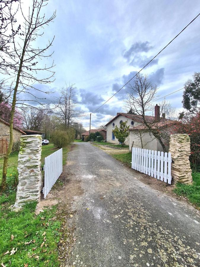 Saint-Pierre-du-CheminLe Terrier Maison De Campagne 250 M2 Grande Capacite 20 Couchages, 4500M2 De Terrain别墅 外观 照片