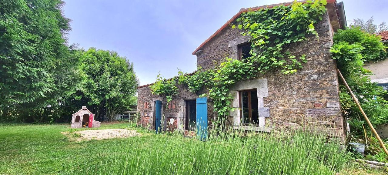 Saint-Pierre-du-CheminLe Terrier Maison De Campagne 250 M2 Grande Capacite 20 Couchages, 4500M2 De Terrain别墅 外观 照片