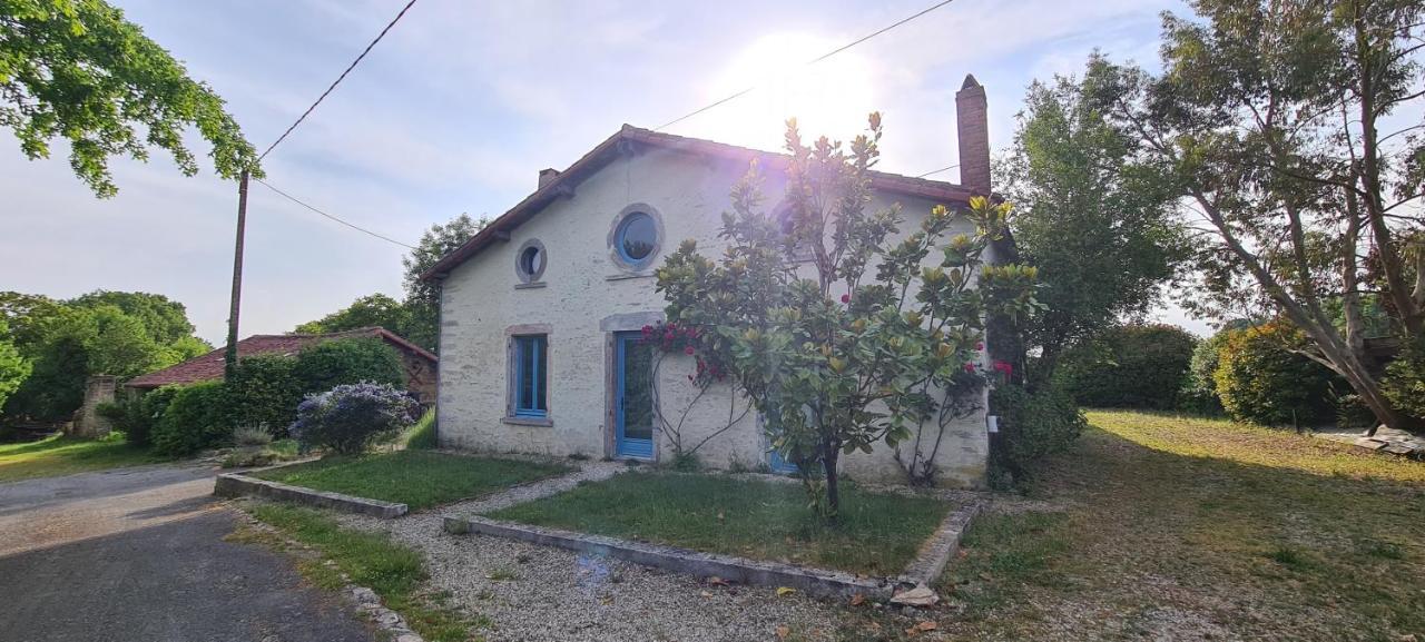 Saint-Pierre-du-CheminLe Terrier Maison De Campagne 250 M2 Grande Capacite 20 Couchages, 4500M2 De Terrain别墅 外观 照片
